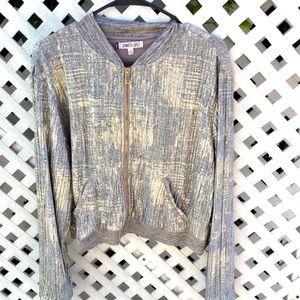 J LO ⭐️ sweater comfy + CUTE